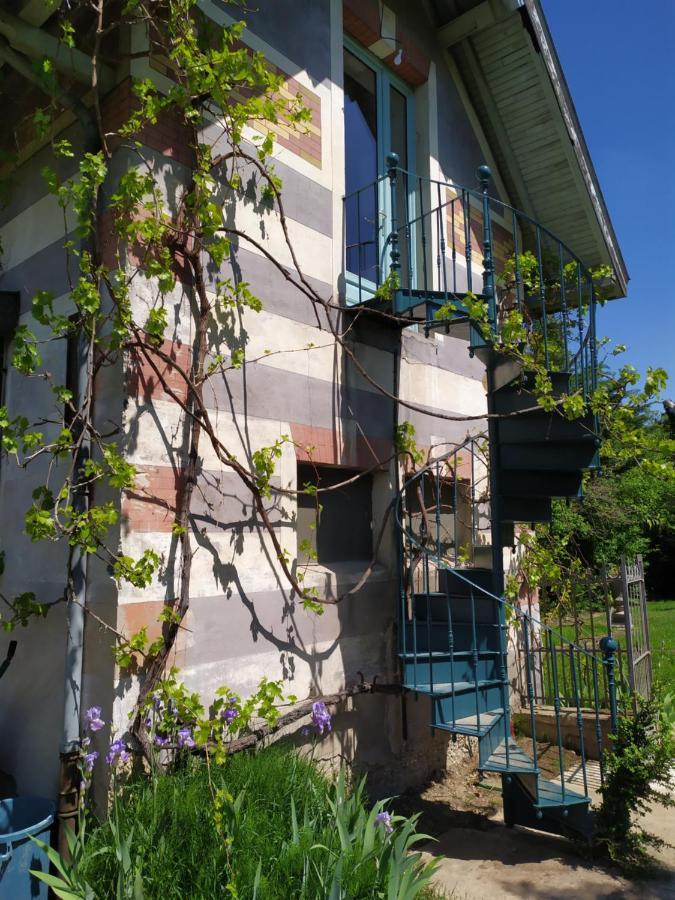 Bed and Breakfast La Fee Des Eaux Vernaison Exteriér fotografie